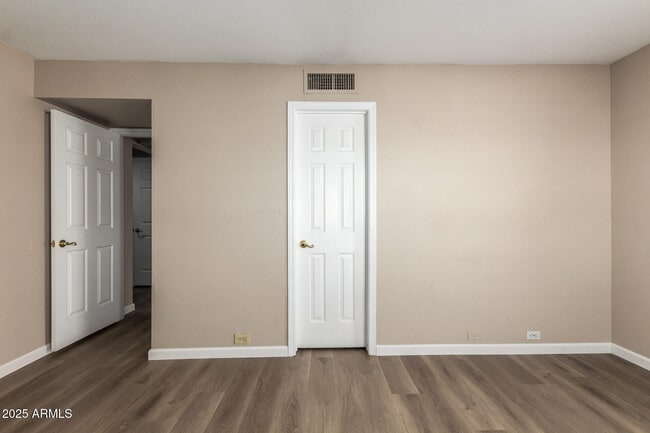 Building Photo - 10410 N Cave Creek Rd