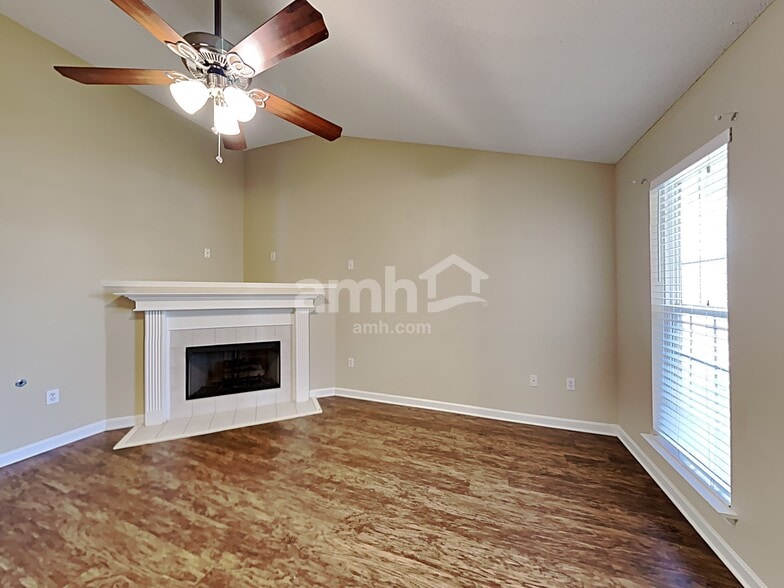 Building Photo - 5331 Kristy Ln