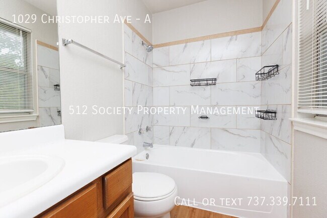 Building Photo - 1029 Christopher Ave