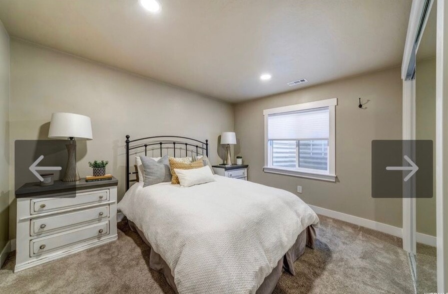 Building Photo - 2621 E Clarkstone Dr