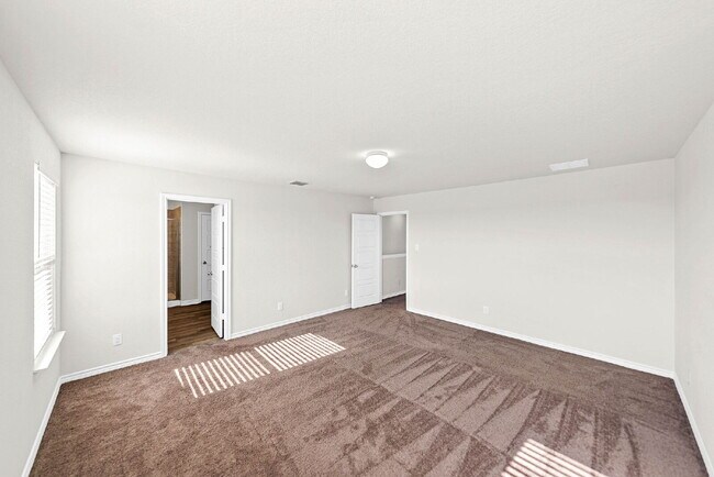 Building Photo - 4750 Broadside Ave