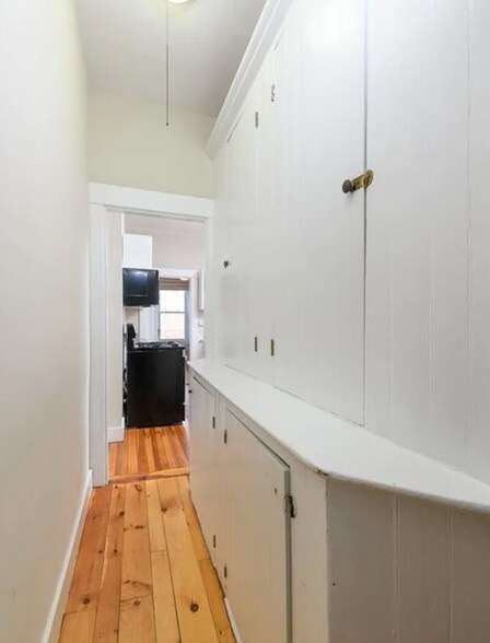 Building Photo - 133 Otis St