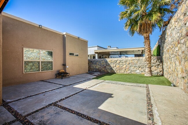 Building Photo - Eastside Beautiful 3 bed/2 baths for RENT