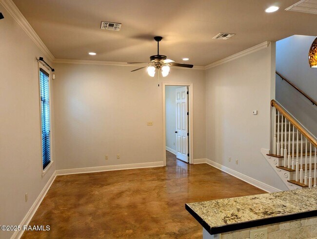 Building Photo - 125 Villa Park Ln