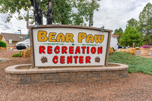 Building Photo - 2650 N Valley View Rd