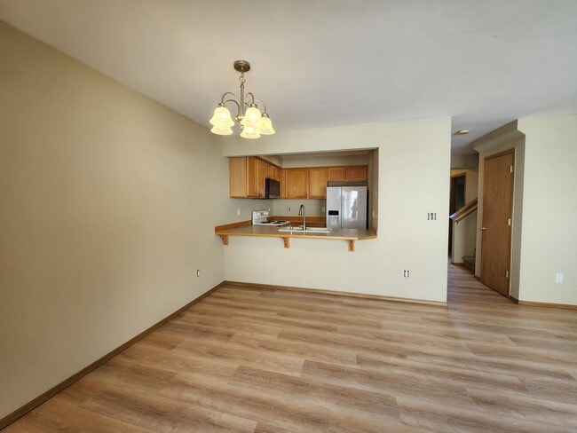 Building Photo - Beautiful 2 bed 2.5 bath Townhome Monroe $2545/mo