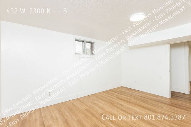 Building Photo - Modern 2 Bed, 1 Bath Pet-Friendly Home wit...