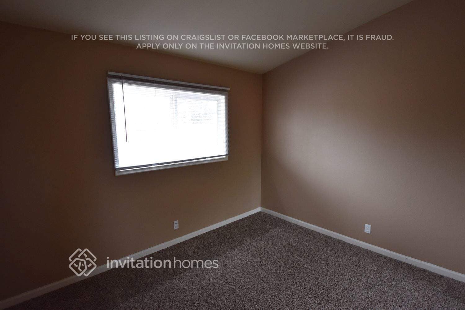 Building Photo - 1701 Claremont Dr