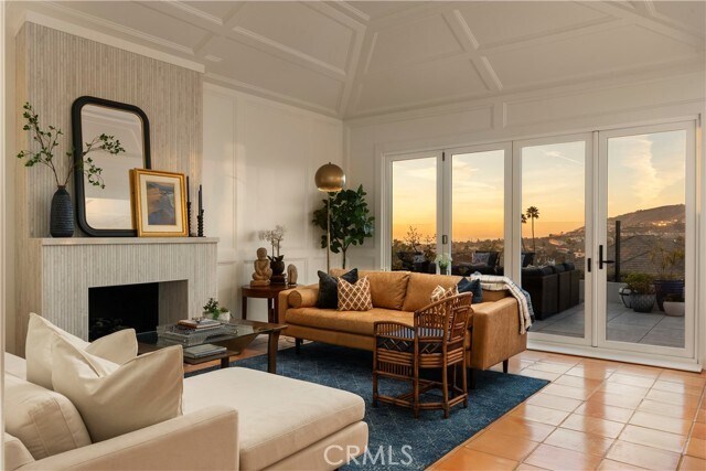 Building Photo - 10 Soto Grande Dr