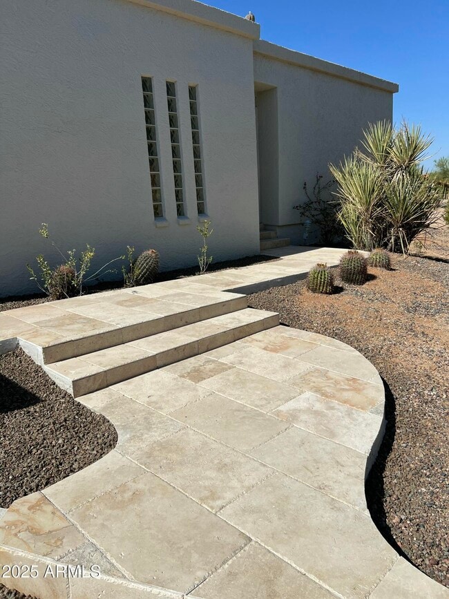 Building Photo - 4847 E Calle de Las Estrellas Rd