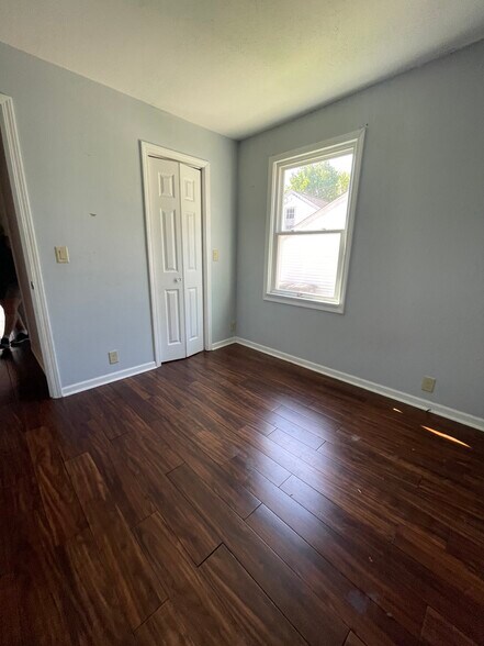 Main floor bedroom (Bed 2) - 282 N Franklin St