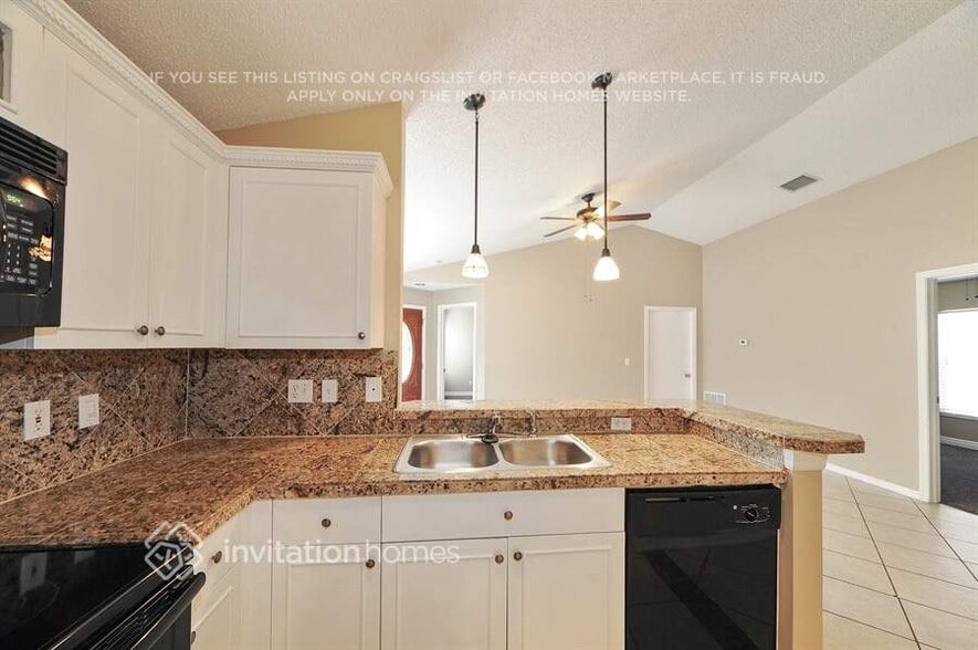 Building Photo - 818 Cape Cod Cir