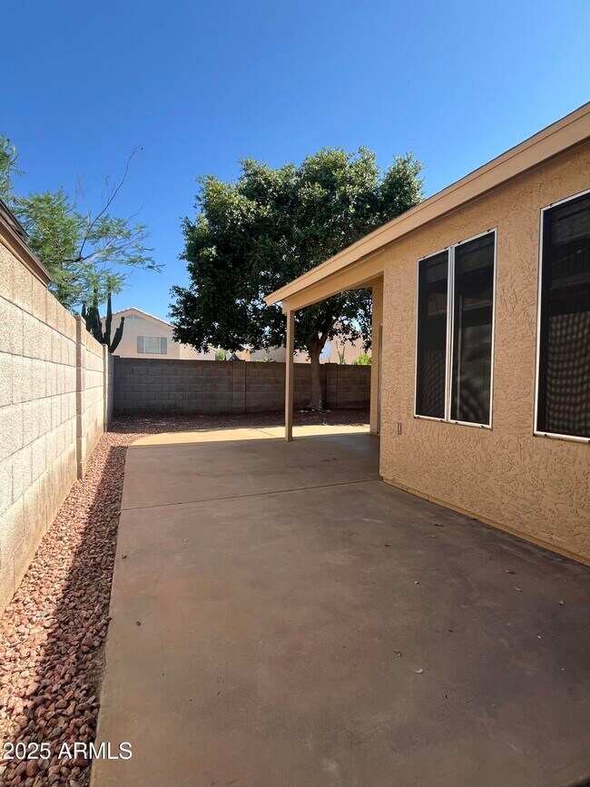 Building Photo - 3101 E Siesta Ln