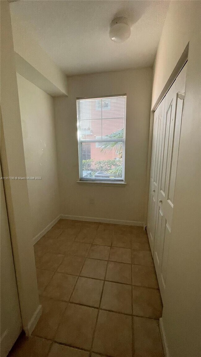 Building Photo - 9887 Baywinds Blvd