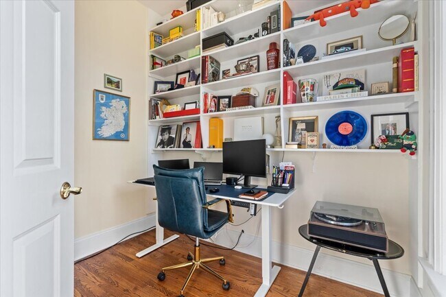 Building Photo - 1633 N North Park Avenue