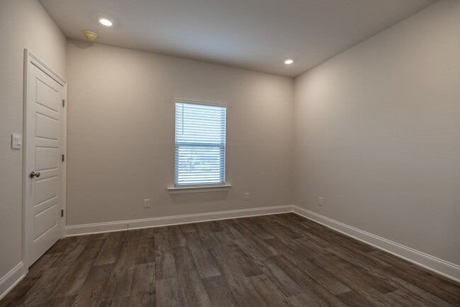 Building Photo - 4 bedroom at the Reserve in Daphne