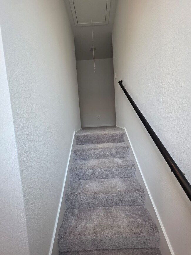 Building Photo - NEWLY BUILT 3 bedroom 2.5 Bath *2 MONTHS O...
