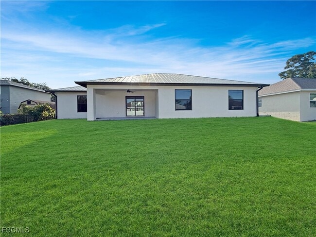 Building Photo - 8157 Albatross Rd