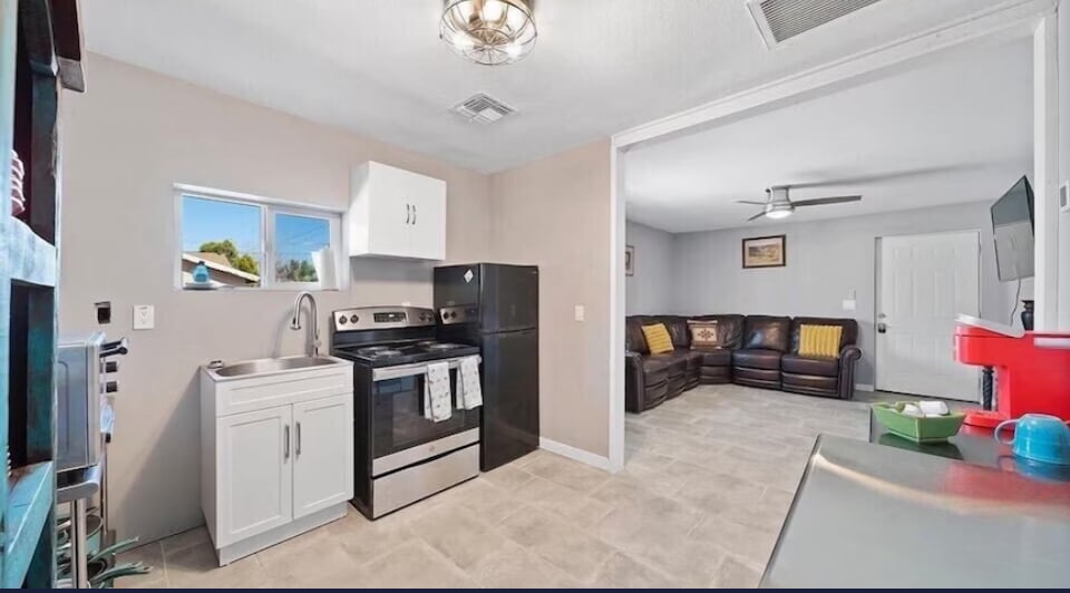 Building Photo - 496 W Mohave St
