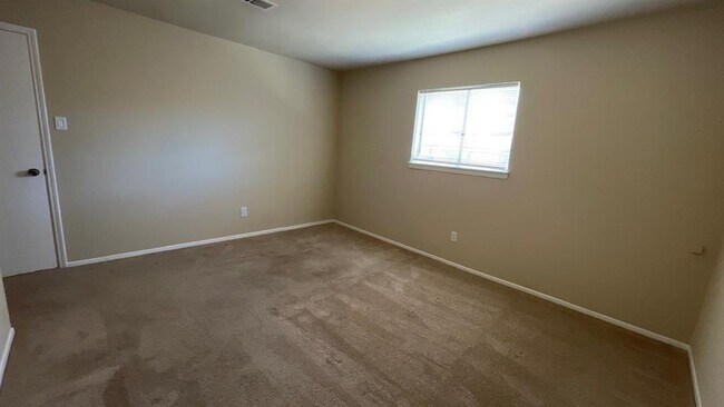 Building Photo - 7214 Foxbend Ln