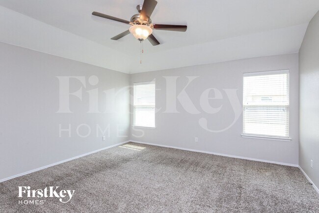 Building Photo - 2037 Cattle Creek Rd