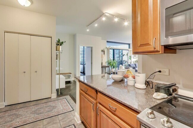 Building Photo - 435 W Erie St