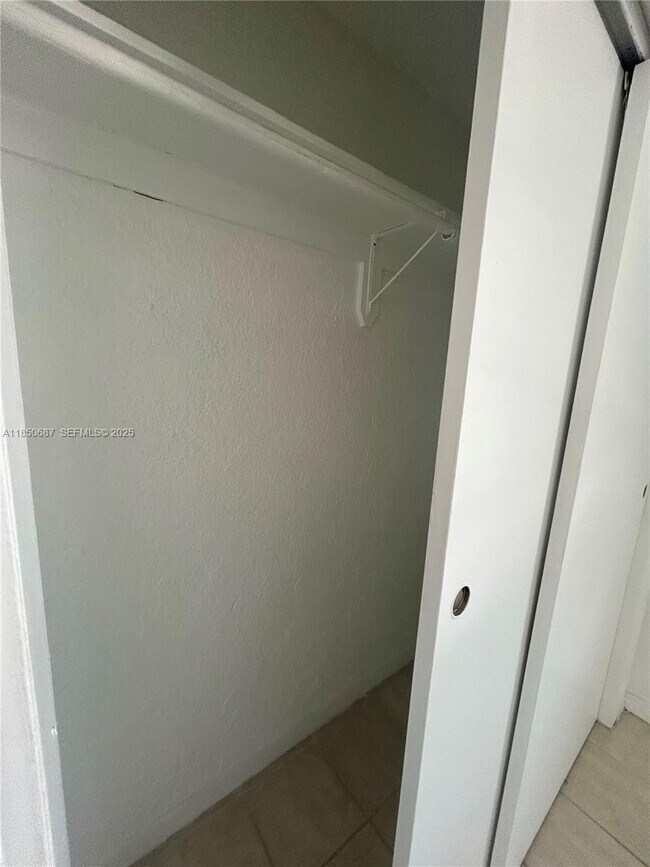 Building Photo - 5814 NE 4th Ct