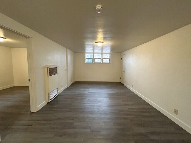 Building Photo - Unbeatable Value in Old Town Fort Collins - $300 Off First Month!