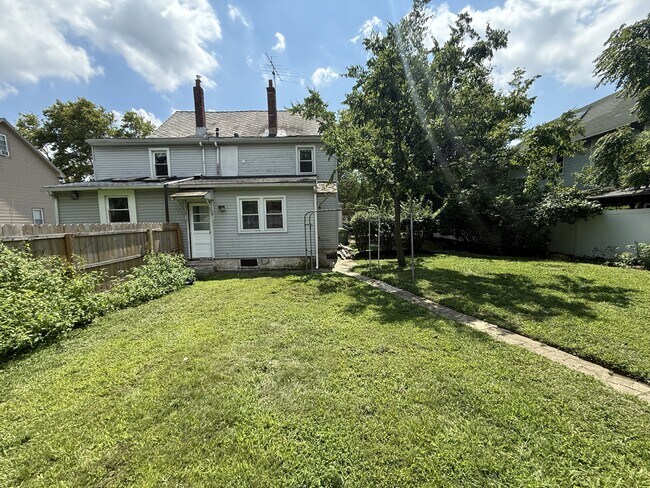 Building Photo - 302 Horace Ave