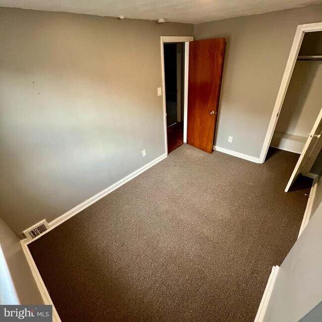 Building Photo - 20 Paynter Dr