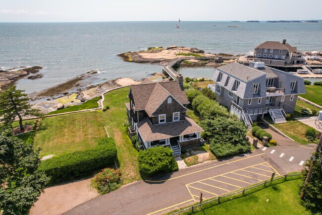 Building Photo - 67 Chimney Corner Cir