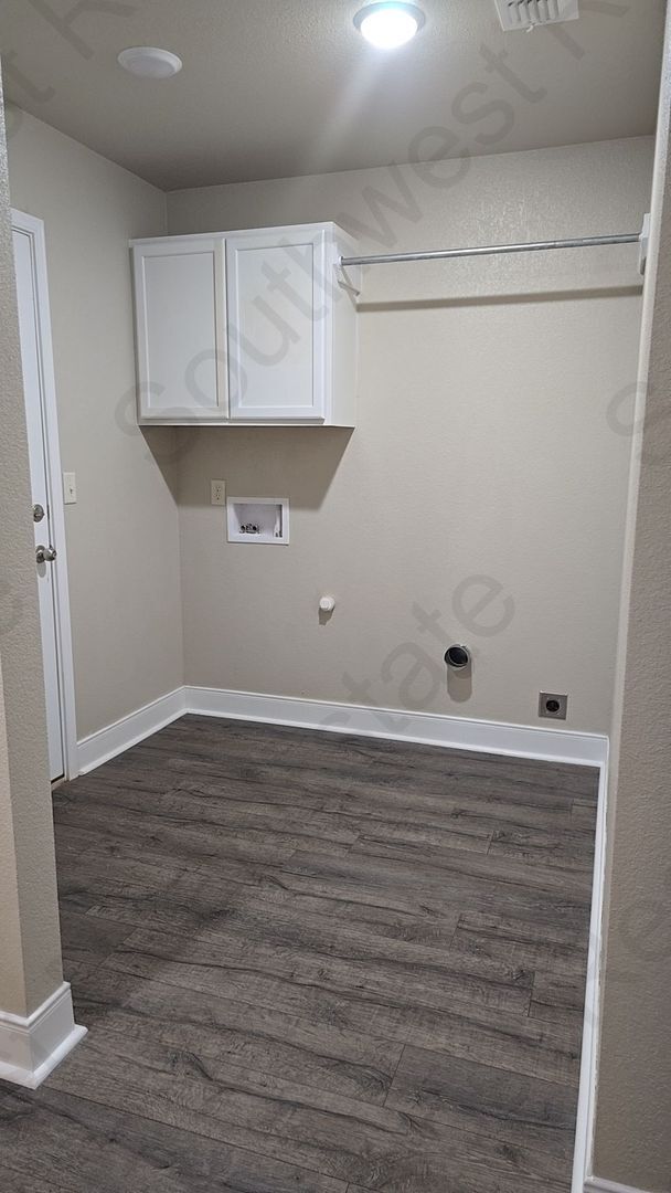 Building Photo - 1301 Mission Dr