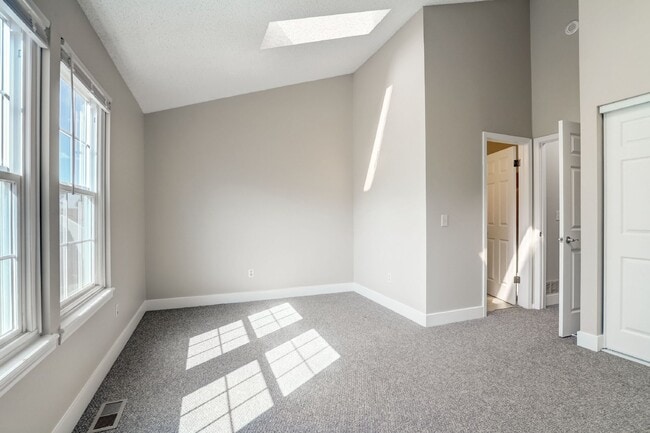 Building Photo - 2BR/2.5BA+ W/D -NEAR Cherry Creek Park