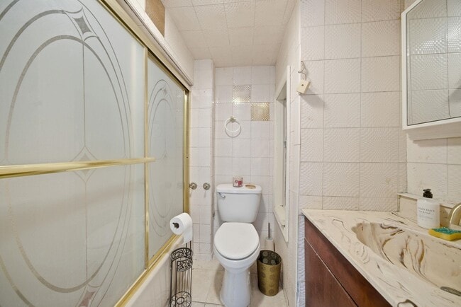 Building Photo - 222 47th St