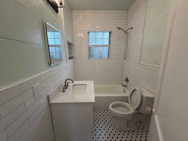 Building Photo - 2206 16th St