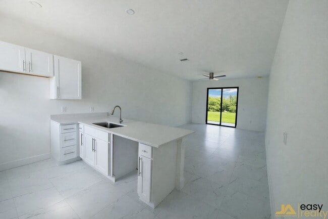 Building Photo - 1047 Jaguar Blvd