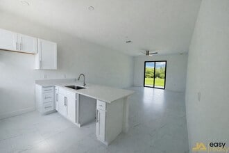 Building Photo - 1047 Jaguar Blvd
