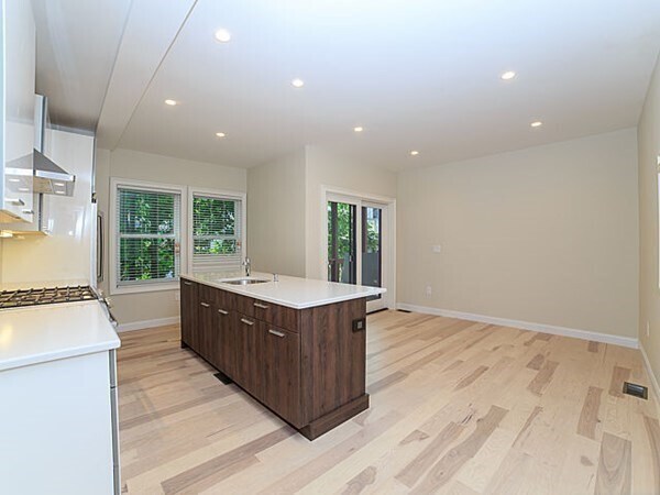 Building Photo - 187 I St