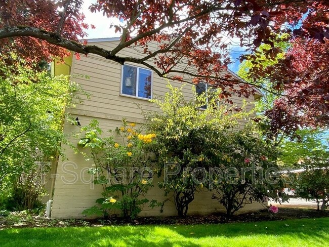 Building Photo - 4883 Terrace Dr NE