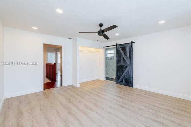 Building Photo - 305 S Ketch Dr