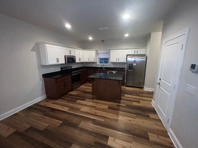 Building Photo - 711 Ewing Blvd