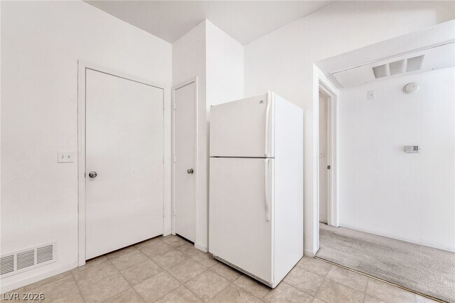 Building Photo - 45 Maleena Mesa St