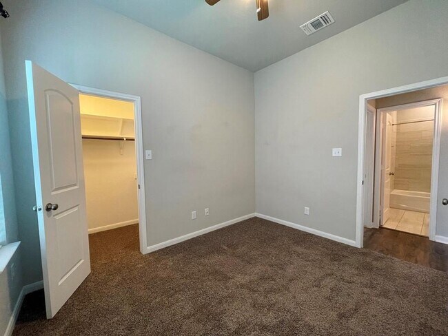 Building Photo - 8113 Northgate Lp