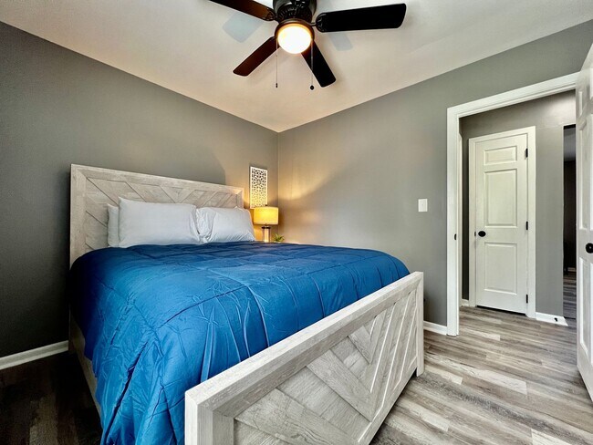 Building Photo - Fully furnished apartment with all utilities and High-speed internet included