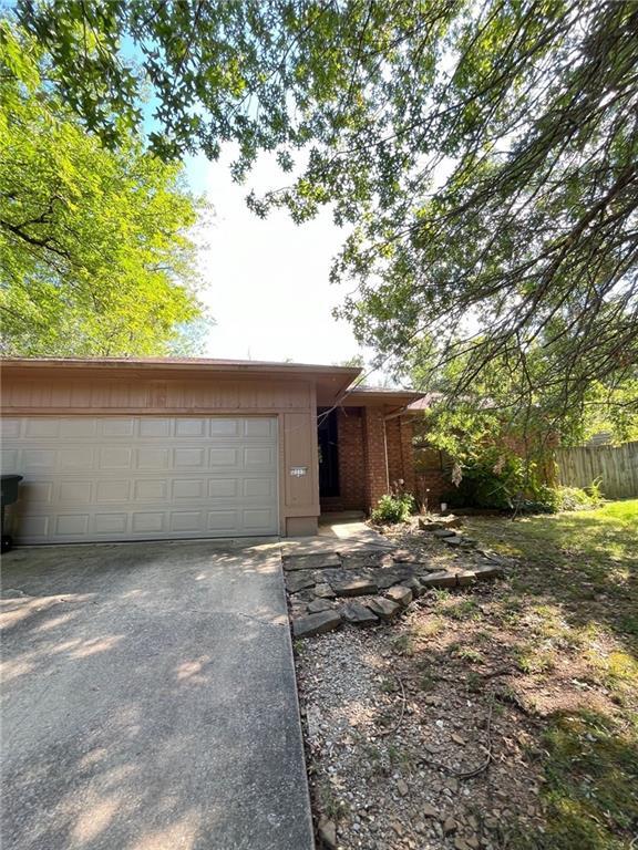 Building Photo - 2113 Loren Cir