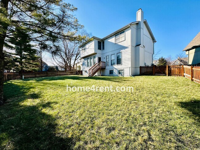 Building Photo - Blue Valley Northwest home on a cul-de-sac w/ granite counters, ss appliances and fenced yard!