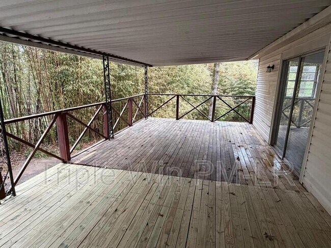 Building Photo - 8010 Westwood Ave