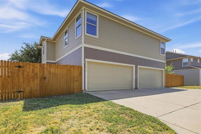 Building Photo - 13808 Harris Ridge Blvd