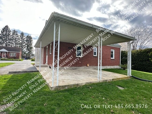 Building Photo - 706 S 1st Ave