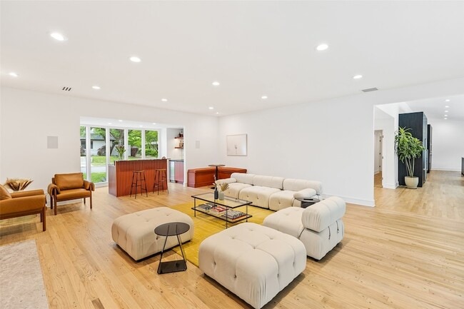 Building Photo - 5239 Edmondson Ave